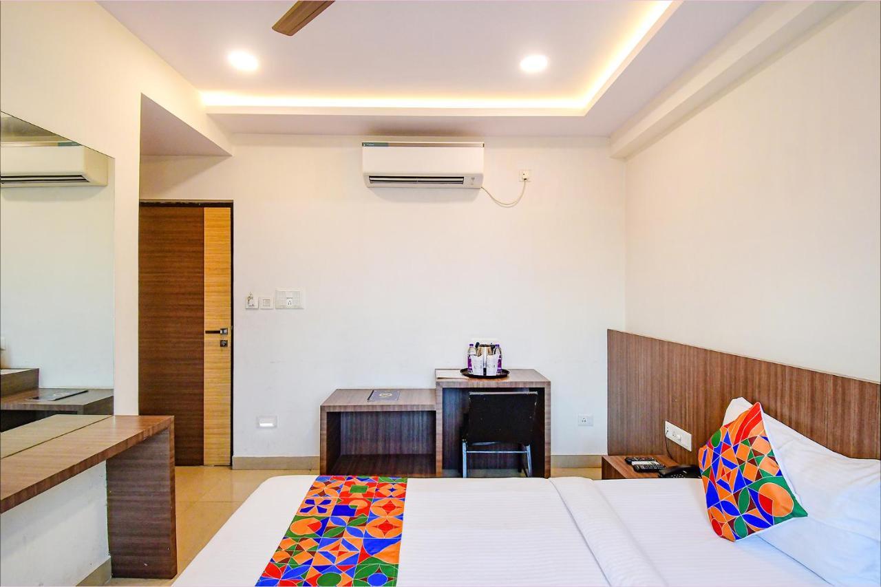 Fabhotel Kzar Select - 2Km From Park Street Καλκούτα Εξωτερικό φωτογραφία
